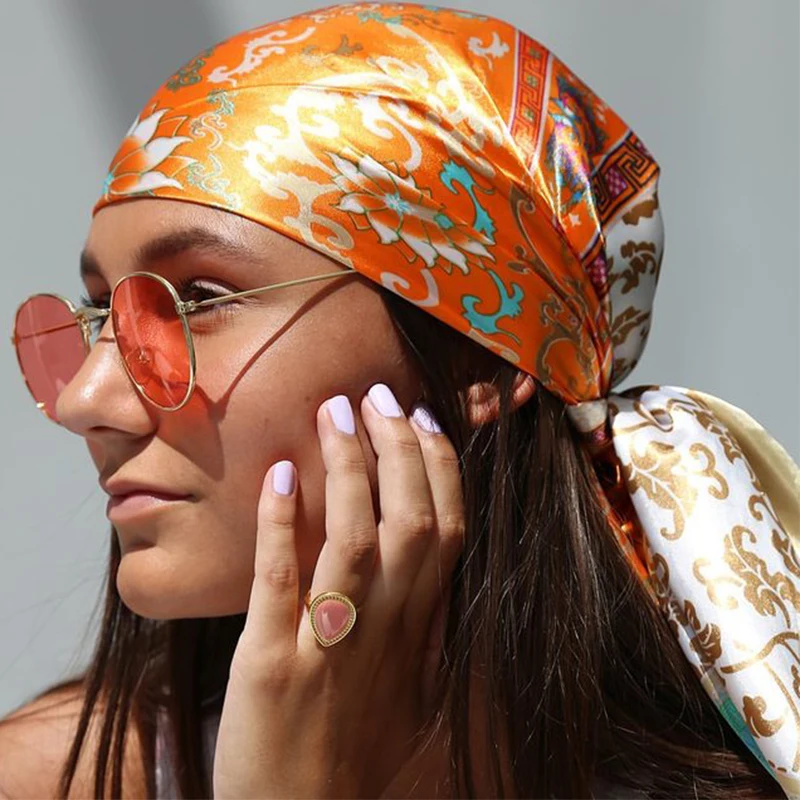 90*90CM Shawls Fashion Beach Sunscreen Silk Scarves Europe Kerchief Popular Prin